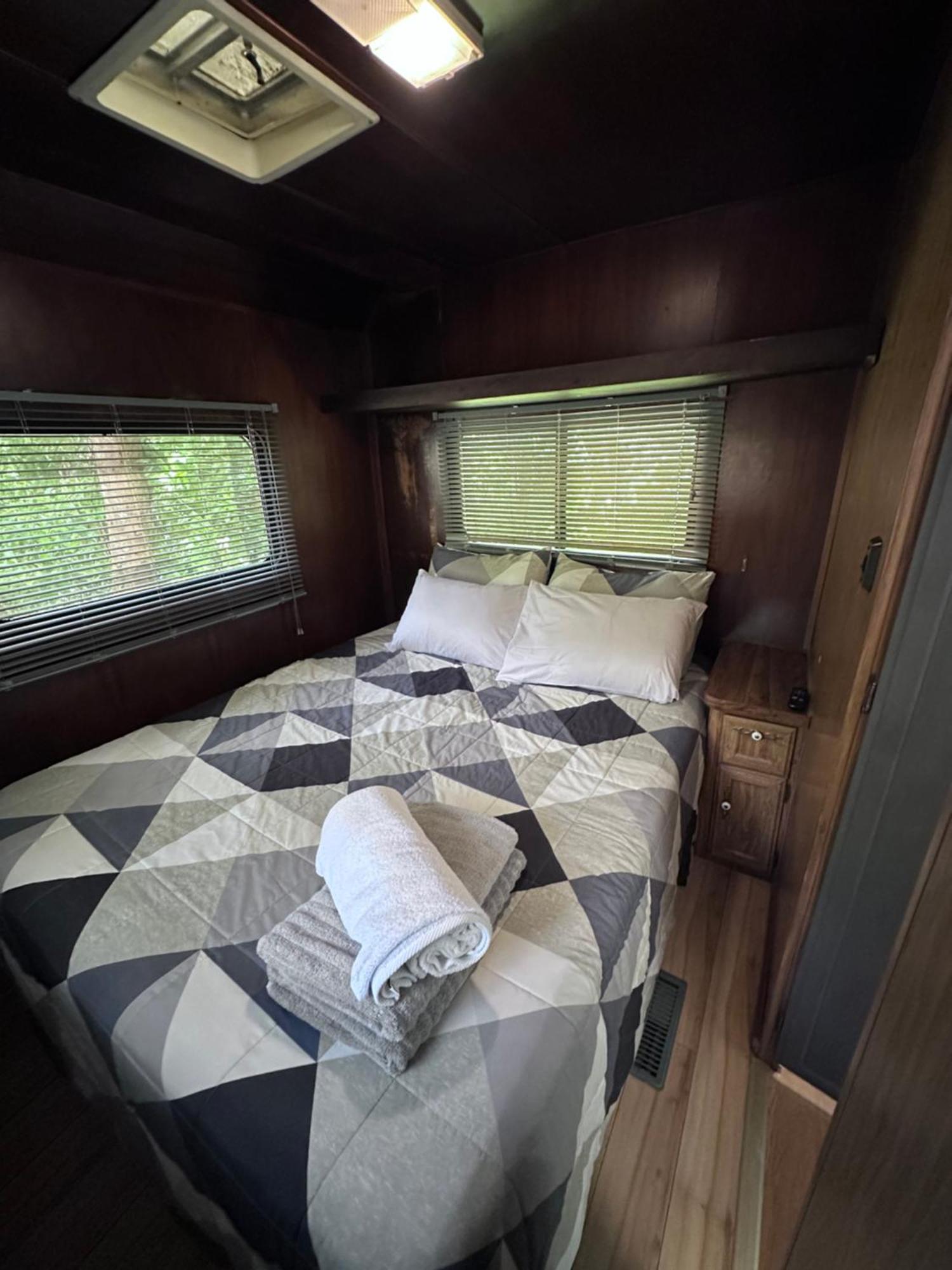 Momotoh Camper Hotel Ешпухил Екстериор снимка