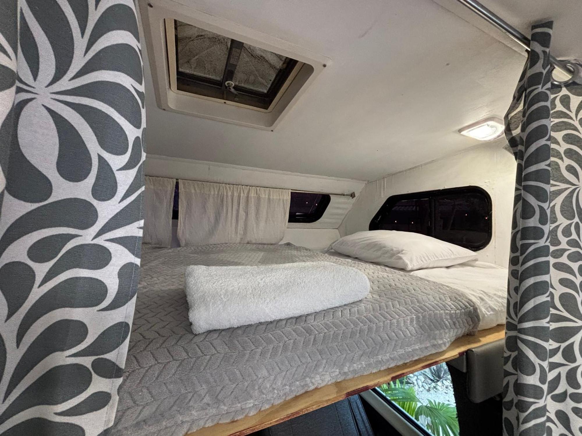 Momotoh Camper Hotel Ешпухил Екстериор снимка