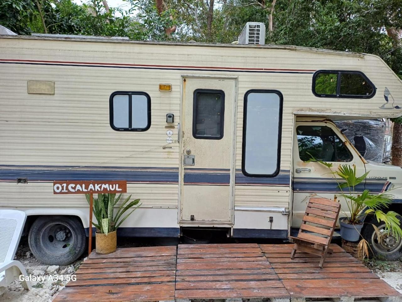Momotoh Camper Hotel Ешпухил Екстериор снимка