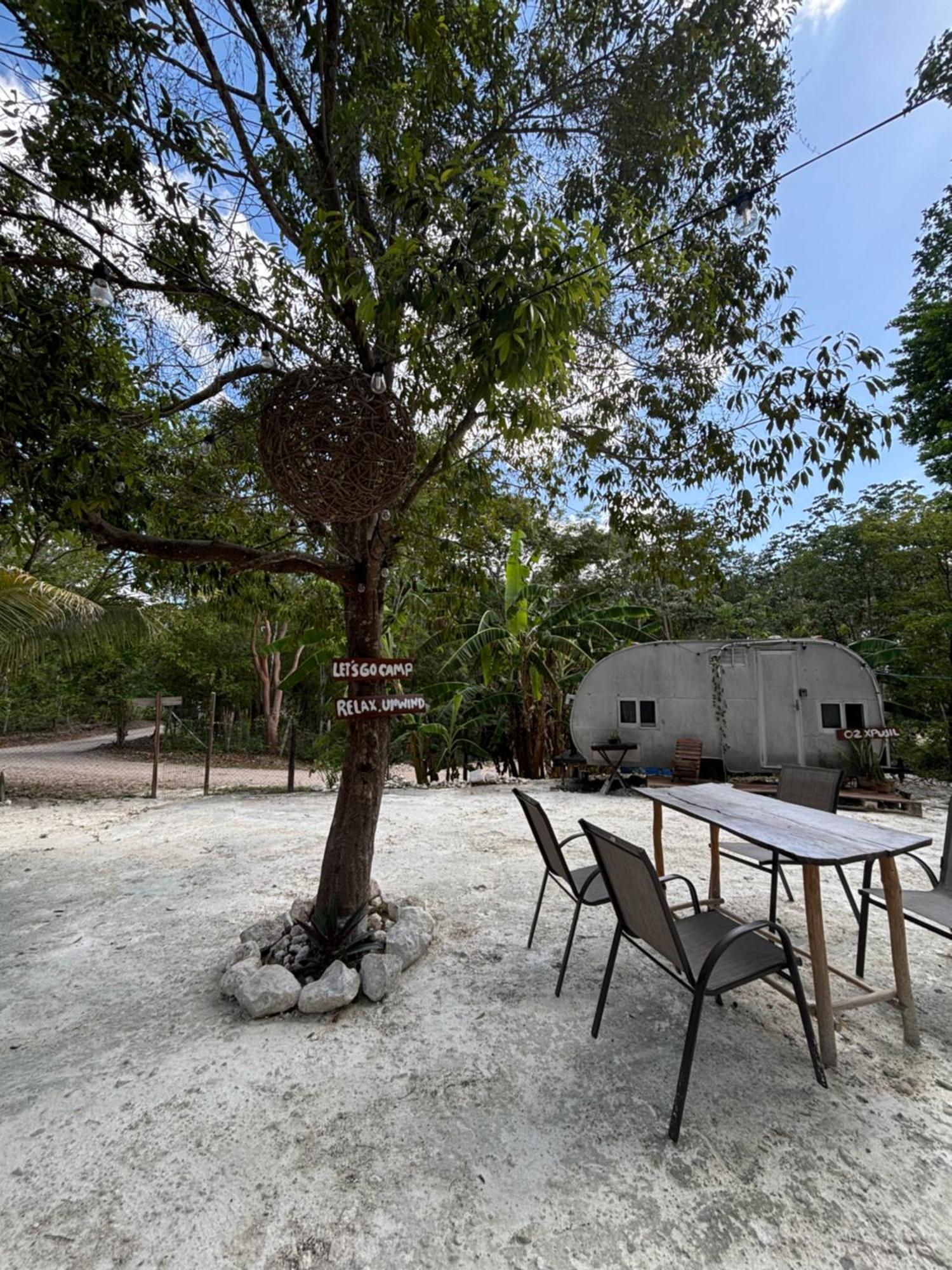Momotoh Camper Hotel Ешпухил Екстериор снимка