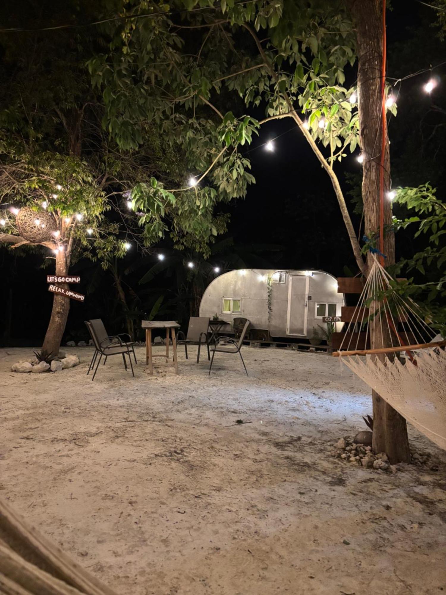 Momotoh Camper Hotel Ешпухил Екстериор снимка